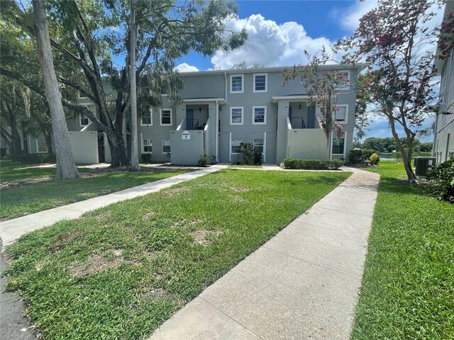 7192 E Bank Dr, Tampa, FL 33617 - photo 12