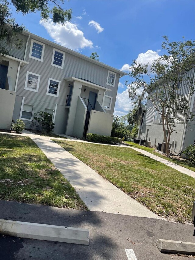 7192 E Bank Dr, Tampa, FL 33617 - photo 19