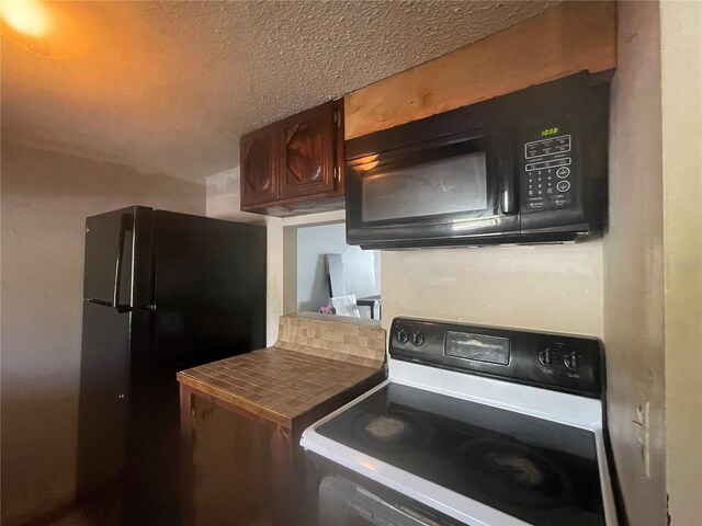 7192 E Bank Dr, Tampa, FL 33617 - photo 28