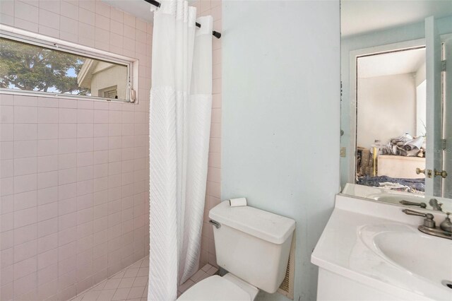 1763 Pebble Hill Ct, Palm Harbor, FL 34683 - full bathroom with a shower stall and vanity