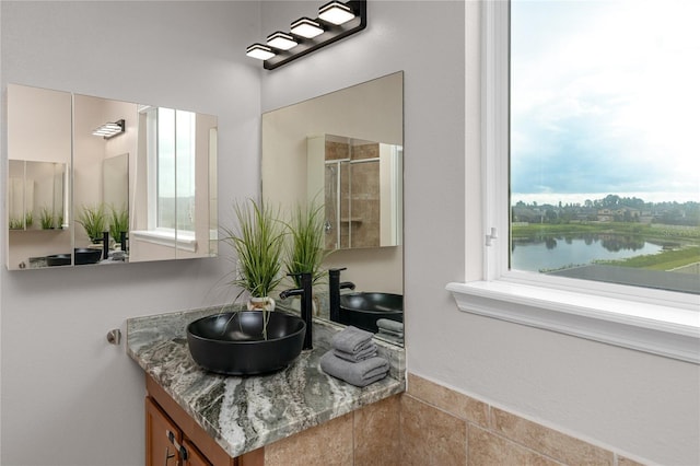 1601 Fox Grape Loop, Lutz, FL 33558 - full bath with vanity and a shower
