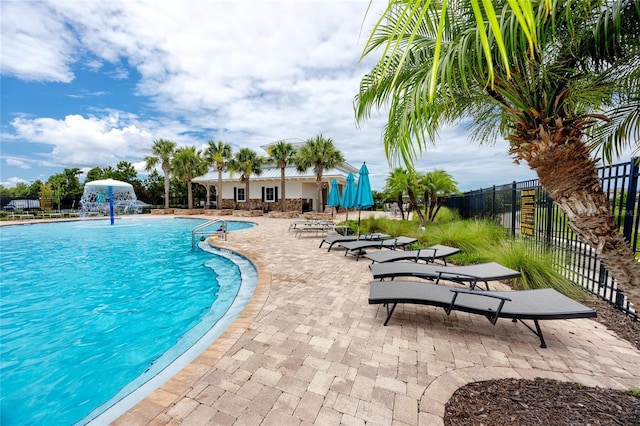 1601 Fox Grape Loop, Lutz, FL 33558 - community pool featuring a patio
