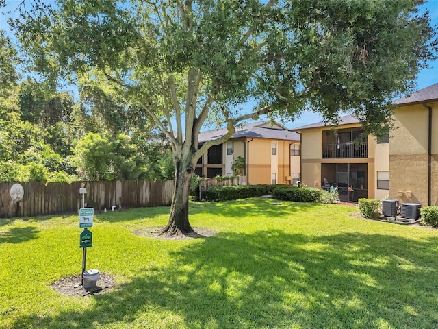 10195 Sailwinds Blvd N Unit 208, Largo, FL 33773 - view of yard