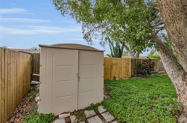 4143 Gray Squirrel Ln, New Port Richey, FL 34653 - view of shed with a fenced backyard