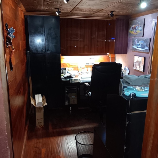 6615 New Tampa Hwy, Lakeland, FL 33815 - office space with an ornate ceiling and wood finished floors