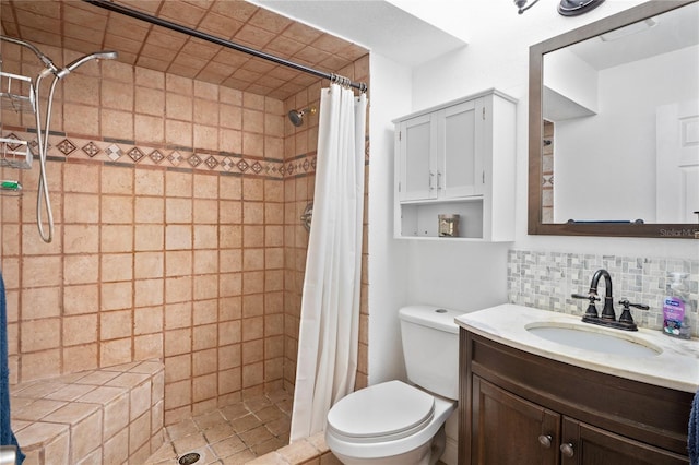 2095 Sunset Point Rd Unit 2201, Clearwater, FL 33765 - full bath with vanity, a tile shower, and decorative backsplash