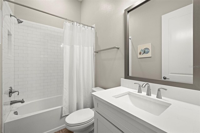2839 Cordoba Ranch Blvd, Lutz, FL 33559 - full bath with vanity and shower / tub combo