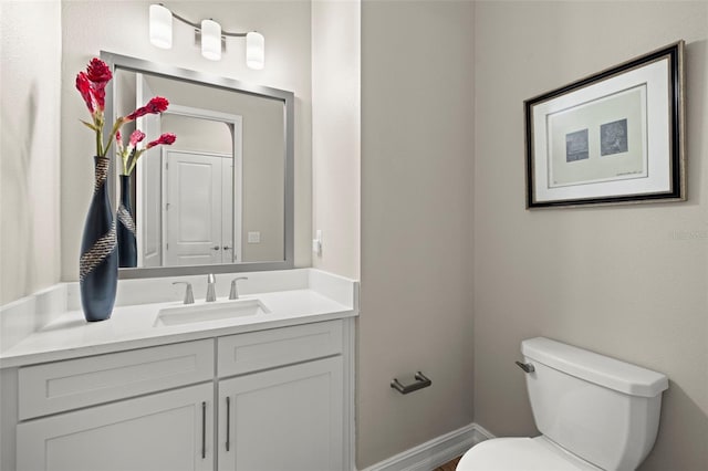 2839 Cordoba Ranch Blvd, Lutz, FL 33559 - half bathroom featuring toilet and vanity