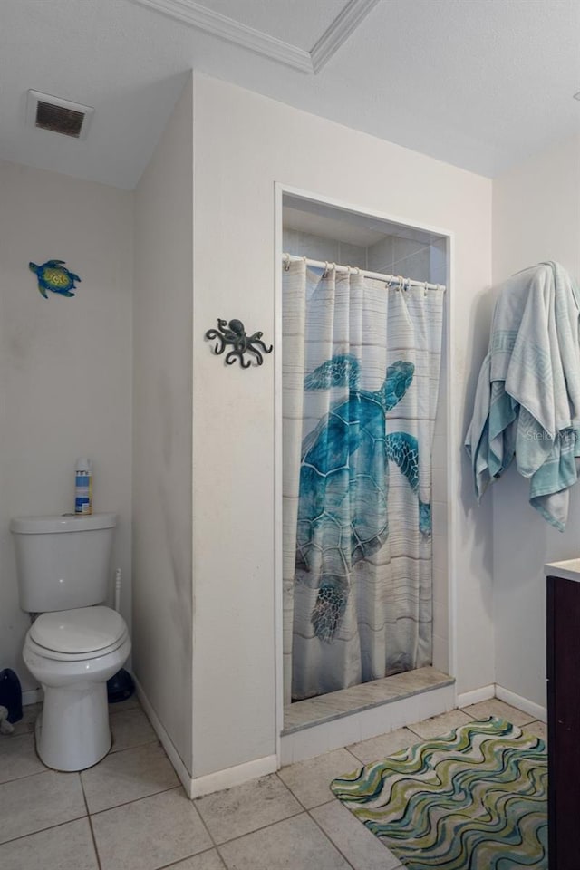 3243 Azalea Dr, Hernando Beach, FL 34607 - full bath featuring tile patterned flooring, a shower with curtain, and vanity