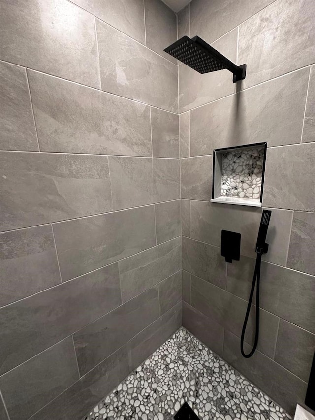 5950 Edison St, Cocoa, FL 32927 - full bathroom featuring tiled shower