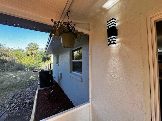 5950 Edison St, Cocoa, FL 32927 - detailed view of stucco siding