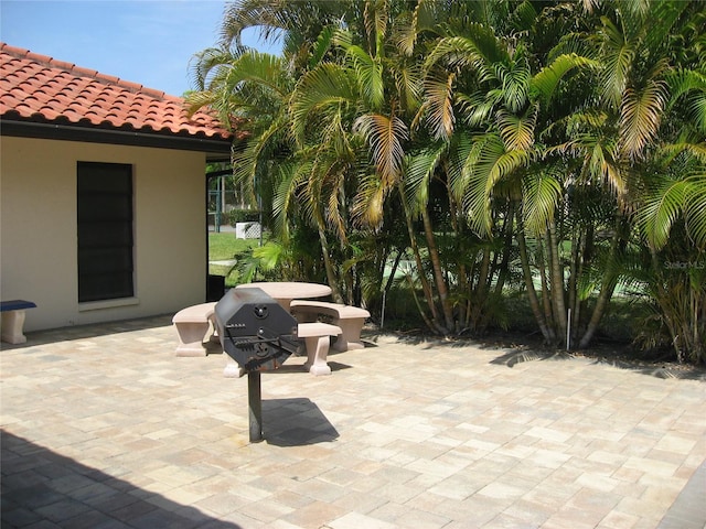 5785 Gardens Dr, Sarasota, FL 34243 - view of patio