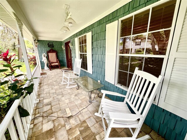 8834 Whispering Oaks Trl, New Port Richey, FL 34654 - view of porch