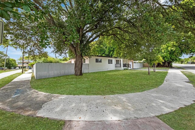 12995 NE 5th Ave, North Miami, FL 33161 - view of front of home featuring stucco siding