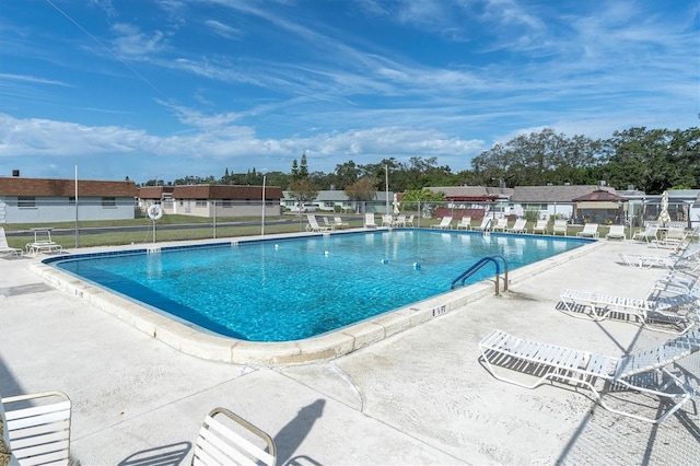7000 Lafayette N, Pinellas Park, FL 33781 - community pool with a patio area