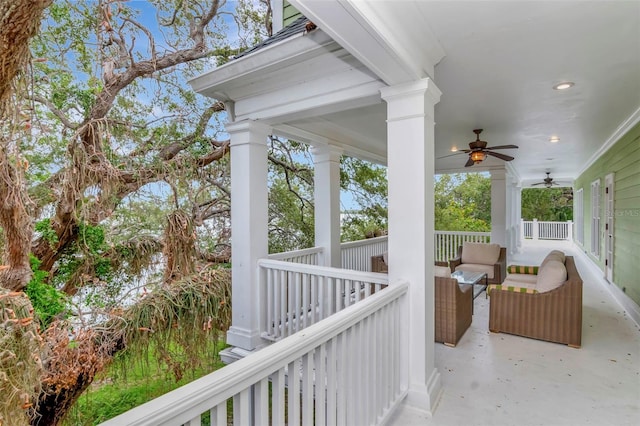 6220 Bayshore Blvd, Tampa, FL 33611 - view of patio / terrace with a ceiling fan
