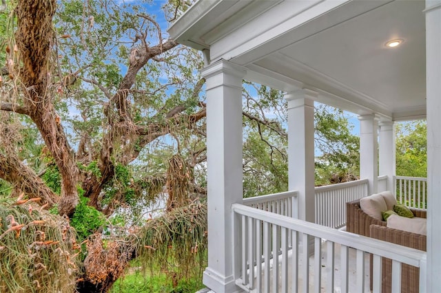 6220 Bayshore Blvd, Tampa, FL 33611 - view of porch