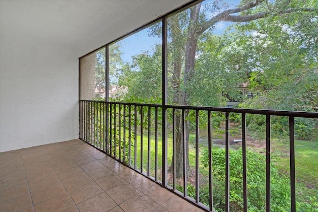 7811 Niagara Ave Unit 2125, Tampa, FL 33617 - view of unfurnished sunroom