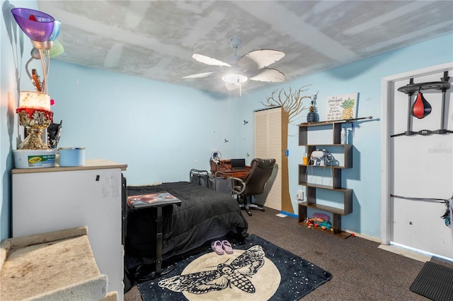 7018 Arbor View Ln, New Port Richey, FL 34653 - carpeted bedroom featuring a ceiling fan and a closet