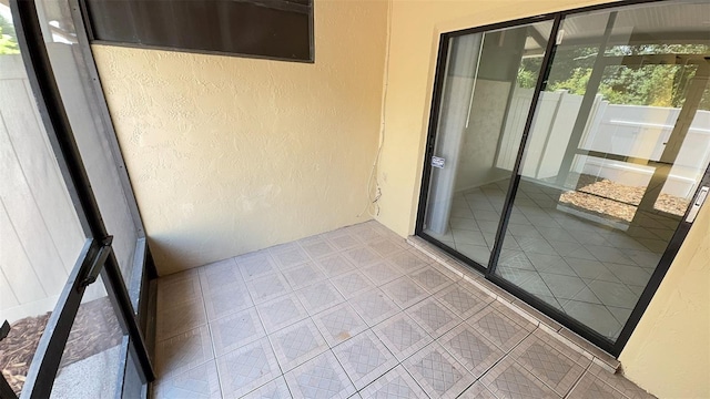 4003 Oak Limb Ct, Tampa, FL 33614 - view of unfurnished sunroom
