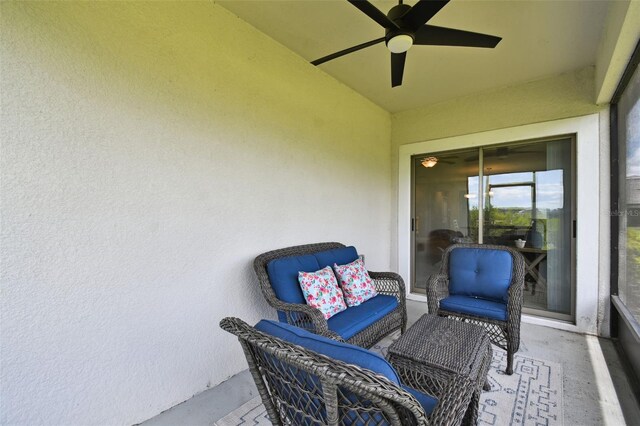 10282 Echo Dock Loop, San Antonio, FL 33576 - sunroom featuring a ceiling fan and vaulted ceiling