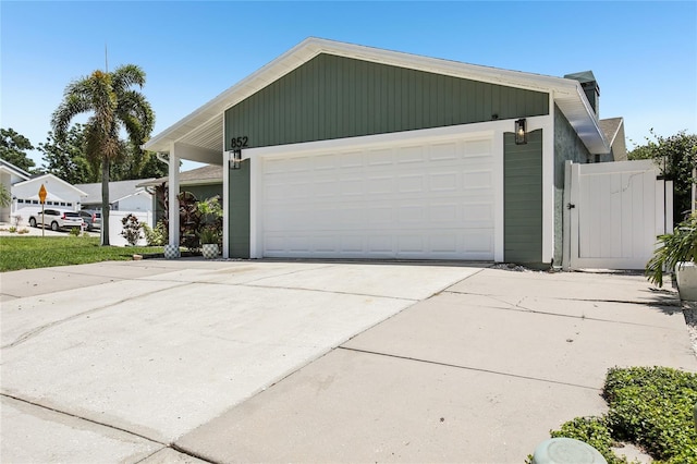 852 Crystal Dr, Palm Harbor, FL 34683 - garage with a gate