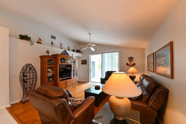 19309 Seacove Dr, Lutz, FL 33558 - photo 15