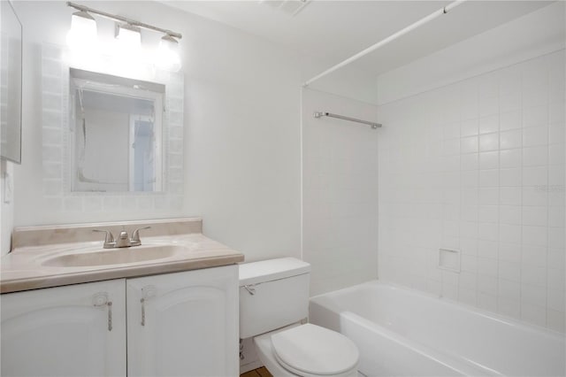 1600 Amberlea Dr N, Dunedin, FL 34698 - full bathroom featuring vanity and shower / bath combination