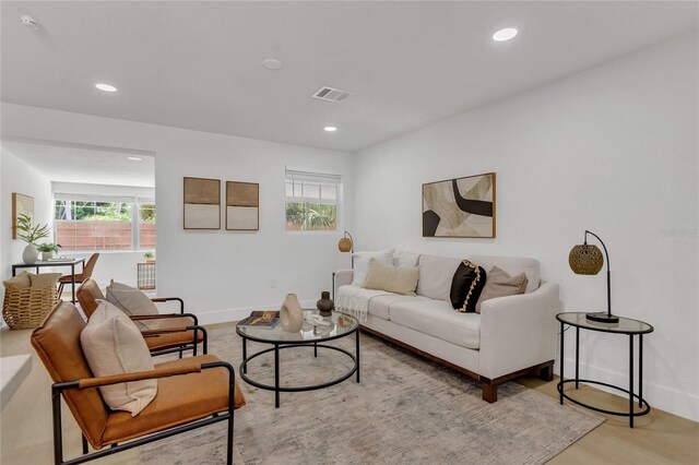 2837 Woodcrest Dr, Sarasota, FL 34239 - photo 8