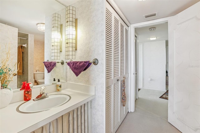 5200 Brittany Dr S Unit 1501, Saint Petersburg, FL 33715 - full bath featuring a closet, vanity, and a shower