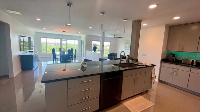 244 Mariner Dr, Tarpon Springs, FL 34689 - photo 47