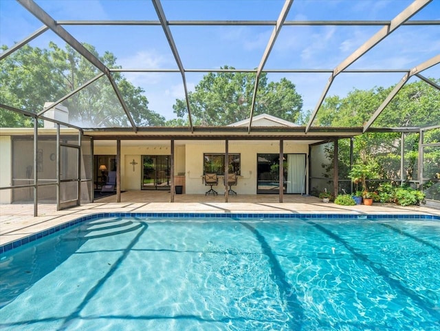 4209 Winding Willow Dr, Tampa, FL 33618 - swimming pool with a patio and a lanai