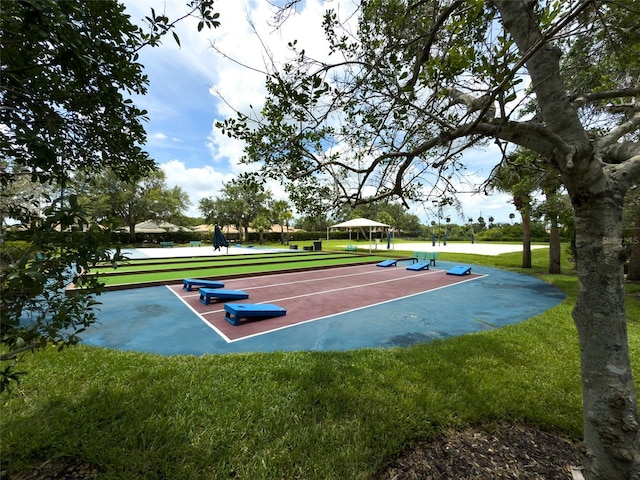 8222 Haven Harbour Way, Bradenton, FL 34212 - view of home's community featuring a lawn