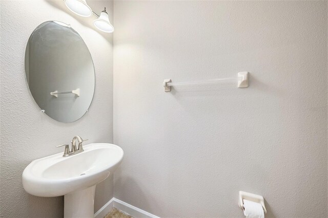 2706 Lantern Hill Ave, Brandon, FL 33511 - bathroom with a sink