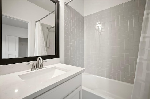 2511 N Grady Ave Unit 43, Tampa, FL 33607 - full bath featuring shower / bath combination with curtain and vanity