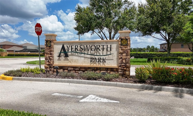 14524 Dunrobin Dr, Wimauma, FL 33598 - view of community sign