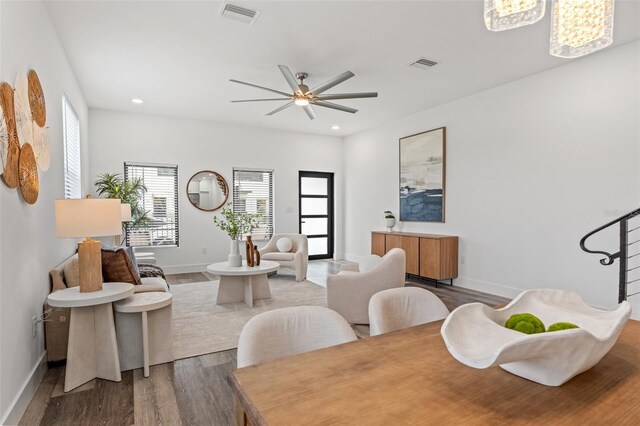 6210 64th Way N, Pinellas Park, FL 33781 - dining space featuring wood finished floors, a ceiling fan, and recessed lighting