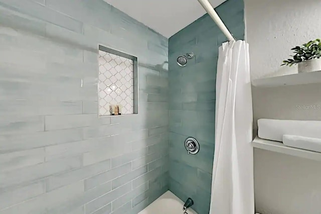4505 S Clark Ave, Tampa, FL 33611 - bathroom featuring shower / bath combo