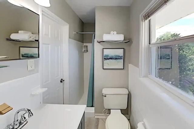 4505 S Clark Ave, Tampa, FL 33611 - bathroom with a shower and vanity