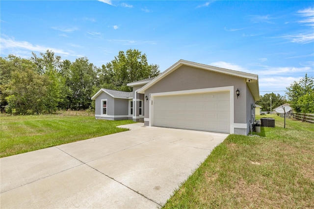 231 Marion Oaks Trl, Ocala, FL 34473 - single story home featuring stucco siding, an attached garage, a front yard, and driveway