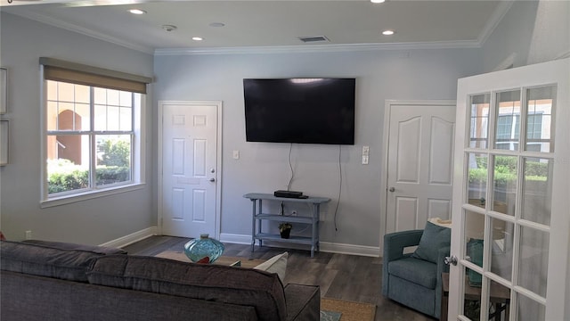 5000 Culbreath Key Way Unit 1-220, Tampa, FL 33611 - living area featuring wood finished floors, ornamental molding, and recessed lighting
