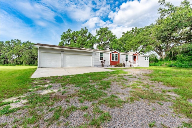 6728 Sutton Oaks Ln, Zephyrhills, FL 33541 - view of front of property featuring a front yard