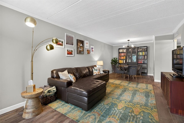 3325 Bayshore Blvd Unit A31, Tampa, FL 33629 - living area featuring crown molding, wood finished floors, a chandelier, and a textured ceiling