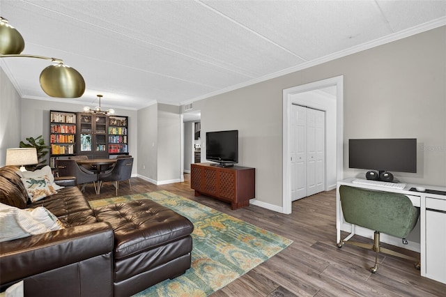 3325 Bayshore Blvd Unit A31, Tampa, FL 33629 - living area with ornamental molding, a desk, a chandelier, wood finished floors, and a textured ceiling