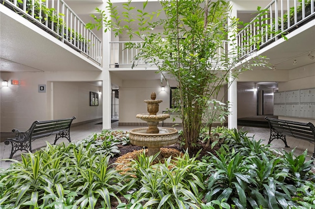 3325 Bayshore Blvd Unit A31, Tampa, FL 33629 - surrounding community featuring mail area