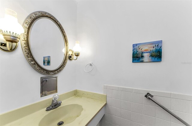 2700 Bayshore Blvd Unit 4106, Dunedin, FL 34698 - bathroom featuring vanity