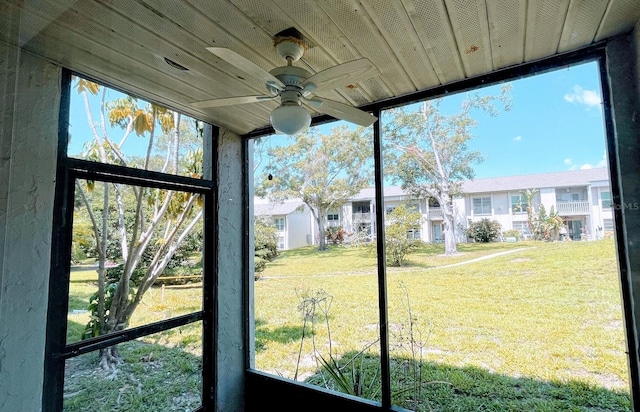 2625 State Road 590 Unit 2514, Clearwater, FL 33759 - unfurnished sunroom with a ceiling fan