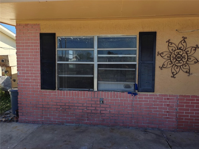 13710 Frances Ave, Hudson, FL 34667 - exterior view of brick siding