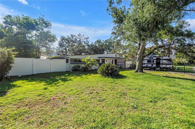 489 W Davis Blvd, Tampa, FL 33606 - view of fenced backyard