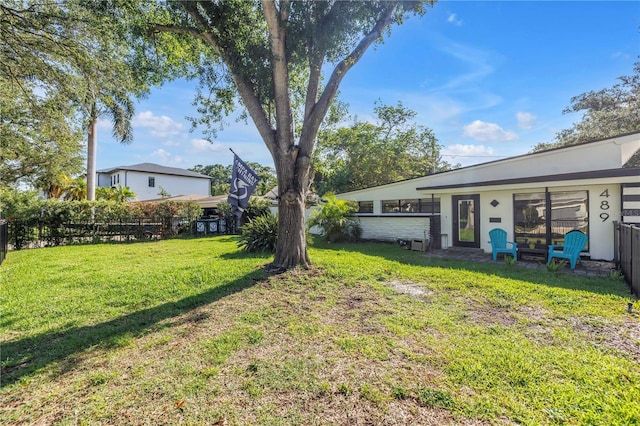 489 W Davis Blvd, Tampa, FL 33606 - view of yard